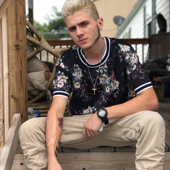 Meet your Posher, Ryan - Picture 1 of 1